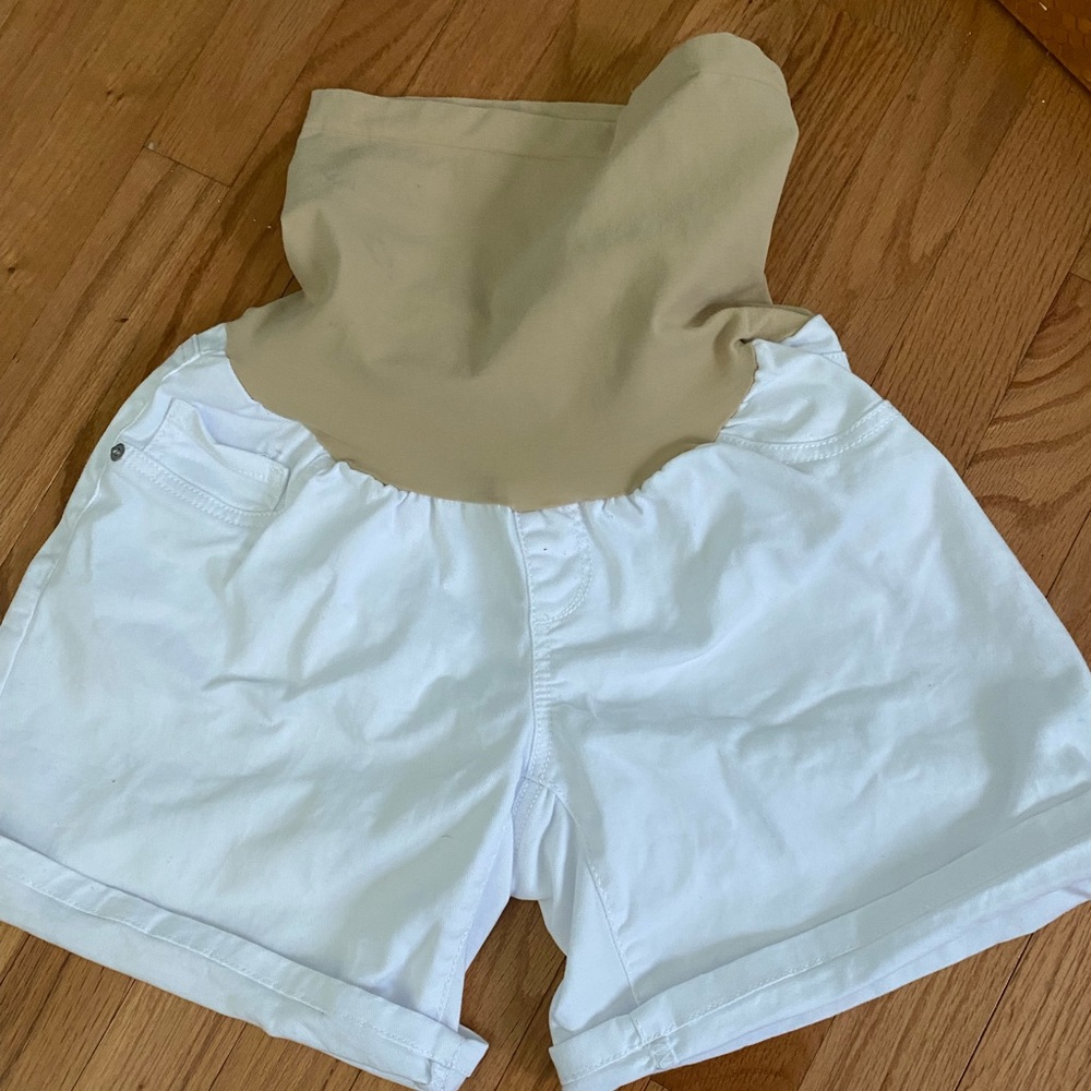 NWT motherhood, high waist maternity shorts